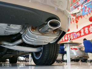 2010款2.4L 舒适版 排气管