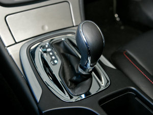 2010款2.0T 豪华运动版 中控区