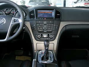 2010款2.0T 豪华运动版 中控区
