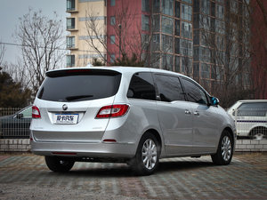 2011款3.0L 旗舰型 整体外观