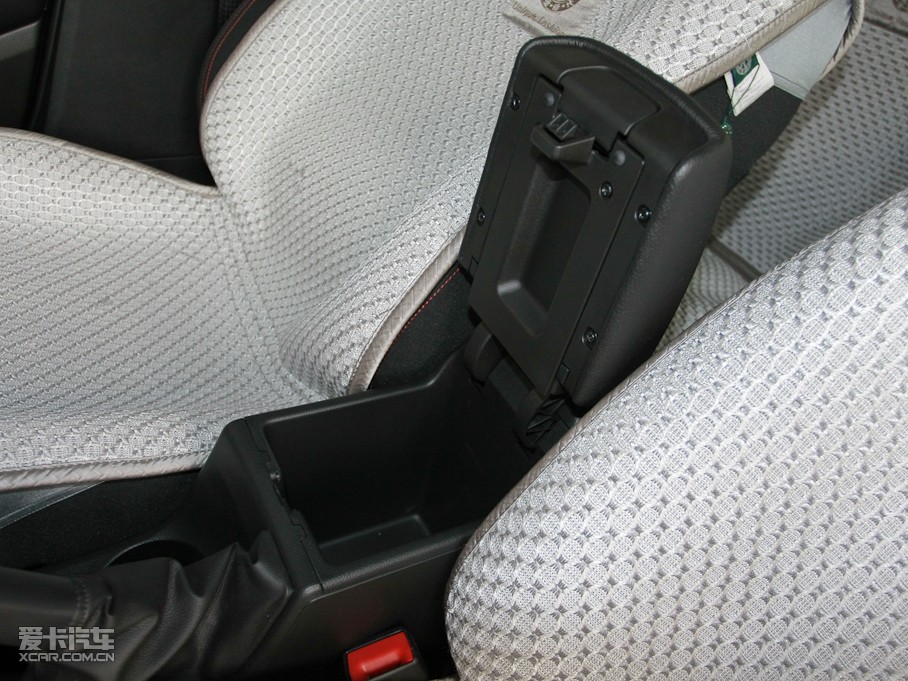 2010��Ӣ��GT 1.6T �Ԅ����J�\�Ӱ�            