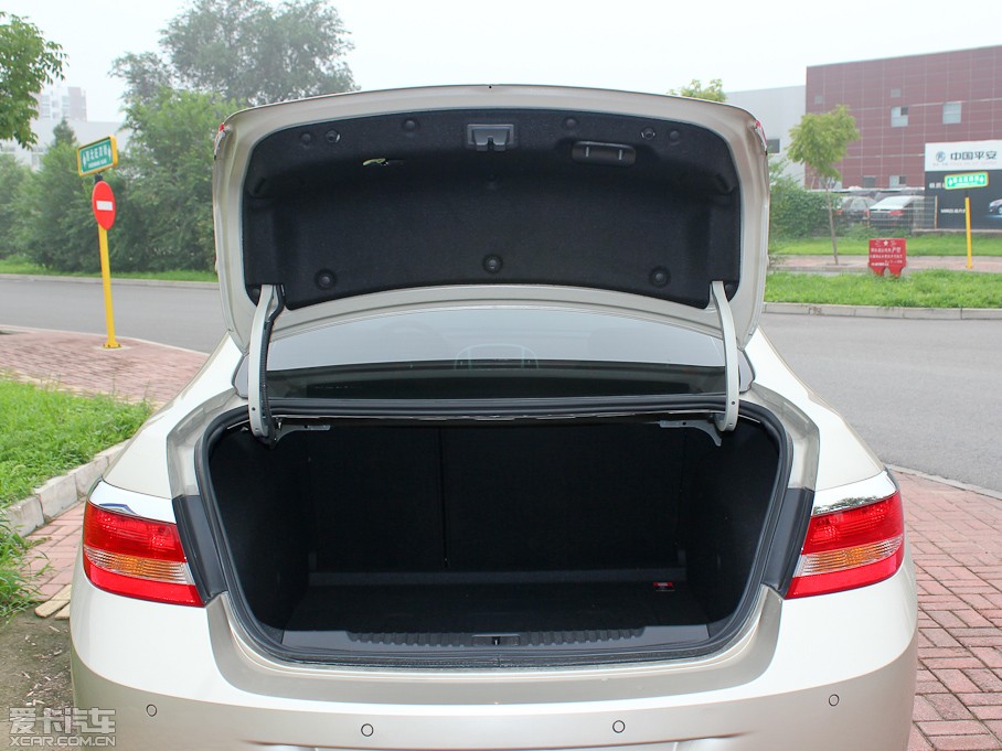 2010ӢGT 1.6T Ԅӕr\Ӱ