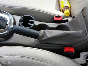 2010款1.8L 自动豪华版 驻车制动器