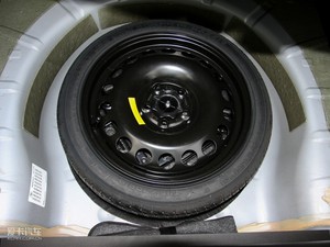 2010款1.8L 自动豪华版 备胎