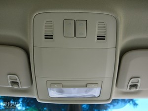 2010款1.8L 自动豪华版 空间座椅