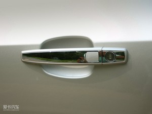 2010款1.8L 自动豪华版 主驾门拉手