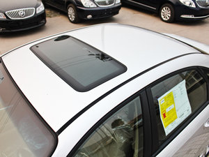 2011款1.6LE-AT 车顶
