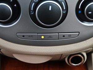 2011款1.6LE-MT 中控区