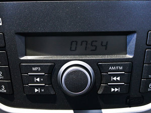 2011款1.6LX-AT 中控台显示屏
