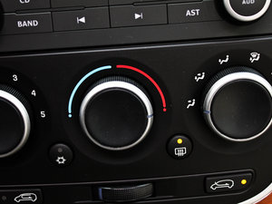 2011款2.4L 行政版 中控区