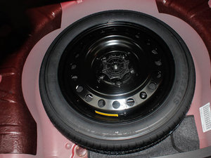 2011款2.4L SIDI旗舰版 备胎