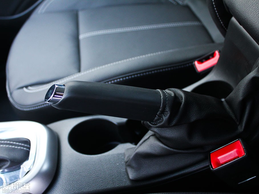 2011��Ӣ��GT 1.6T �Ԅ�(d��ng)�r(sh��)���\(y��n)��(d��ng)��Ƥ��