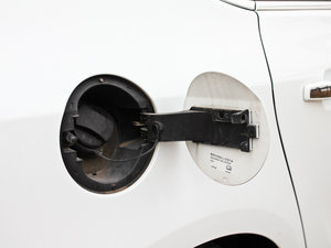2011款1.8L 自动时尚真皮版 油箱盖