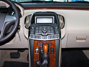 2011款2.4L eAssist雅致版 中控台