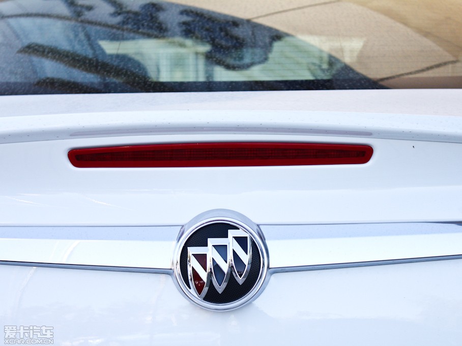 2011�����GS 2.0T �����\�Ӱ�