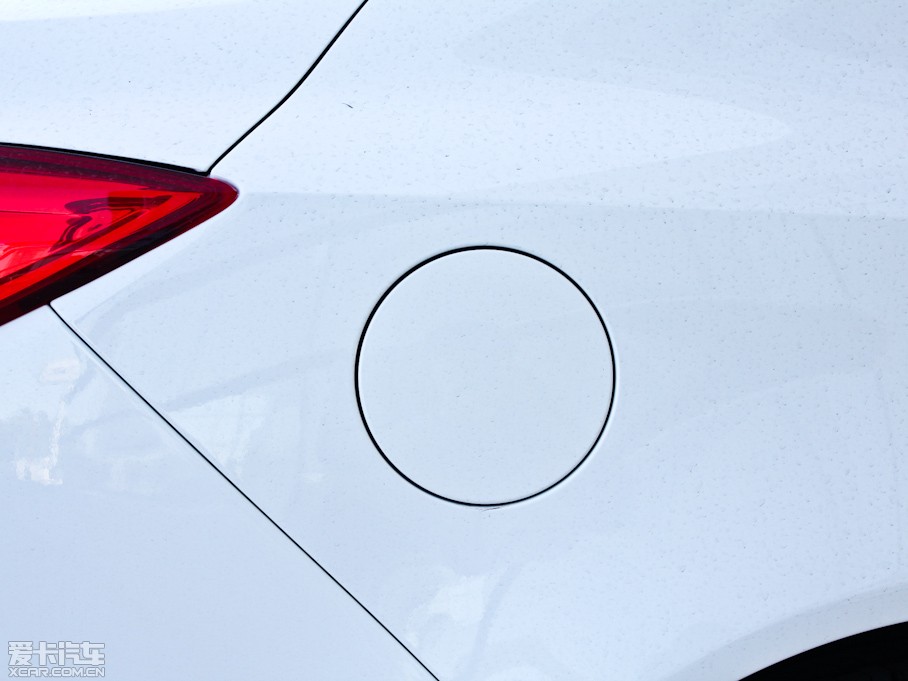 2011�����GS 2.0T �����\�Ӱ�