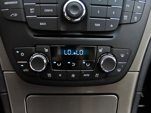 2012款2.4L SIDI自动旗舰版 中控区