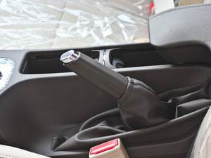 2012款2.0L 自动舒适版 中控区