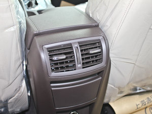 2012款2.0L 自动舒适版 中控区