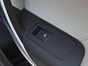 2012款2.0L 自动舒适版 中控区