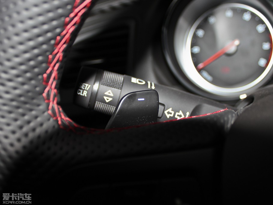 2012�����GS 2.0T �����\�Ӱ�