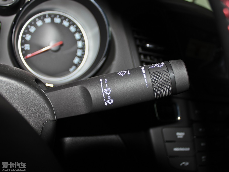 2012�����GS 2.0T �����\�Ӱ�