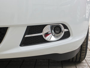 2013款1.8L 自动时尚型 前雾灯