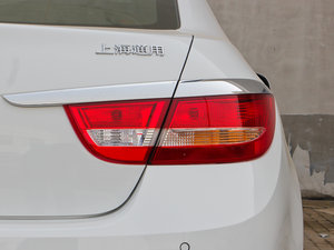 2013款1.8L 自动时尚型 尾灯