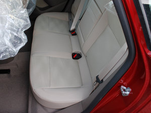 2013款1.6L 自动舒适型 后排座椅