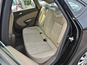 2013款1.6L 手动舒适型 后排座椅