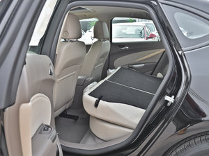 2013款1.6L 手动舒适型 后排座椅放倒