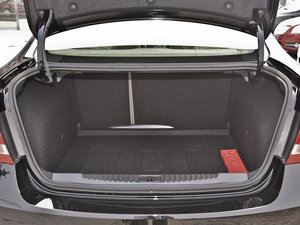 2013款1.6L 手动舒适型 行李厢空间