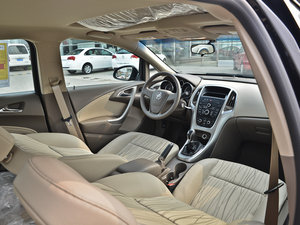 2013款1.6L 手动舒适型 空间座椅