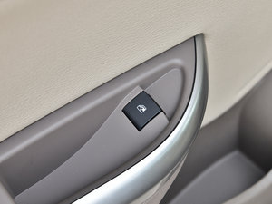 2013款1.6L 手动舒适型 中控区