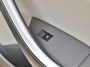 2013款1.6L 手动舒适型 中控区