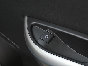 2013款1.6L 自动舒适版 中控区