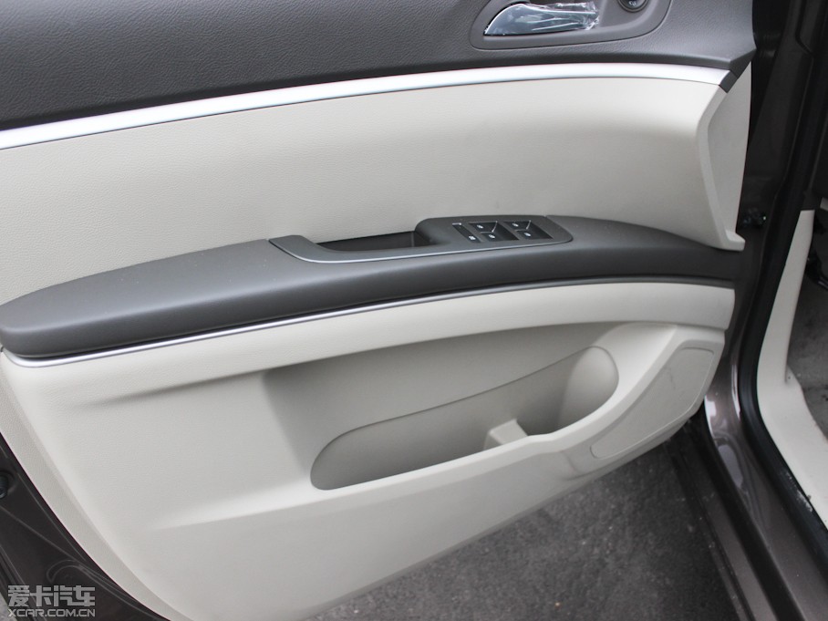 2013eGL8 ES 3.0L GTŰ