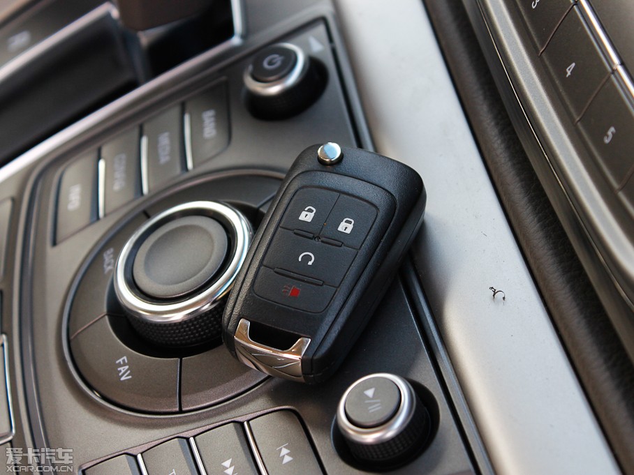 2013GL8 ES½ 2.4L CTʰ