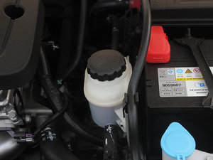 2013款1.5L 手动尊享型 其它