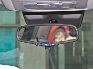 2013款1.6T 自动精英运动型 车内后视镜
