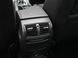 2013款1.6T 自动精英运动型 中控区