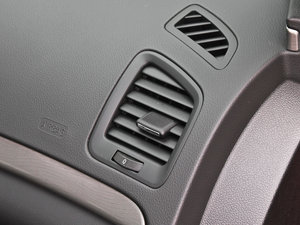 2013款1.6T 自动精英运动型 中控区