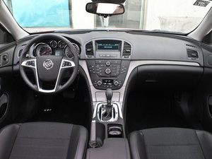 2013款1.6T 自动精英运动型 内饰全景