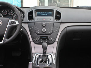 2013款1.6T 自动精英运动型 中控台