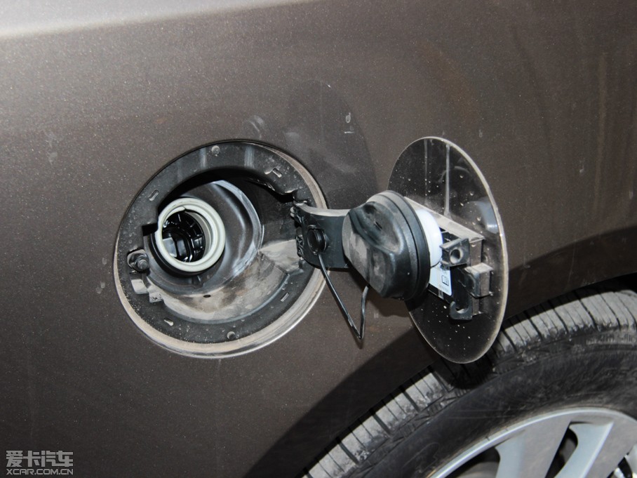 2013���Խ 2.4L SIDI�I�����m��