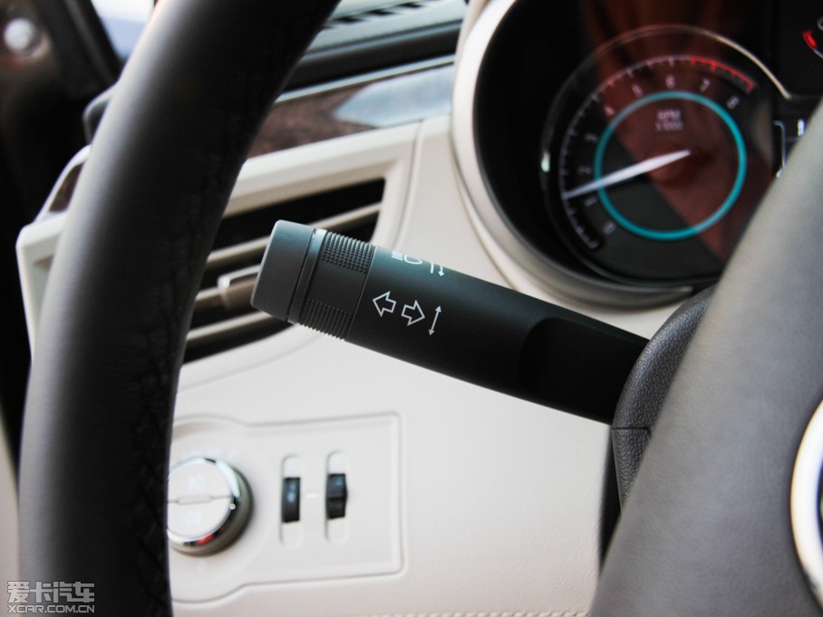 2013���Խ 2.4L SIDI�I�����m��