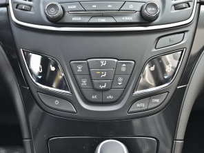 上海通用別克2014款君威