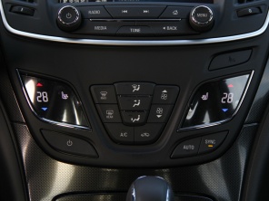 上海通用別克2014款君威