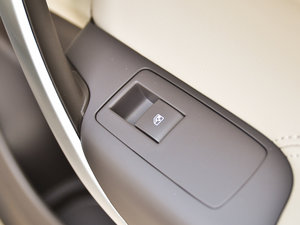 2014款2.0L 自动领先时尚型 中控区