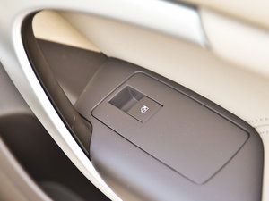 2014款2.0L 自动领先时尚型 中控区